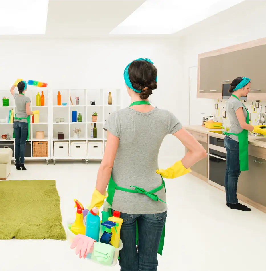 kvinna som städer hem